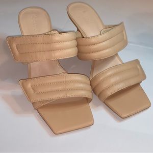 Abound sandals size 8.5